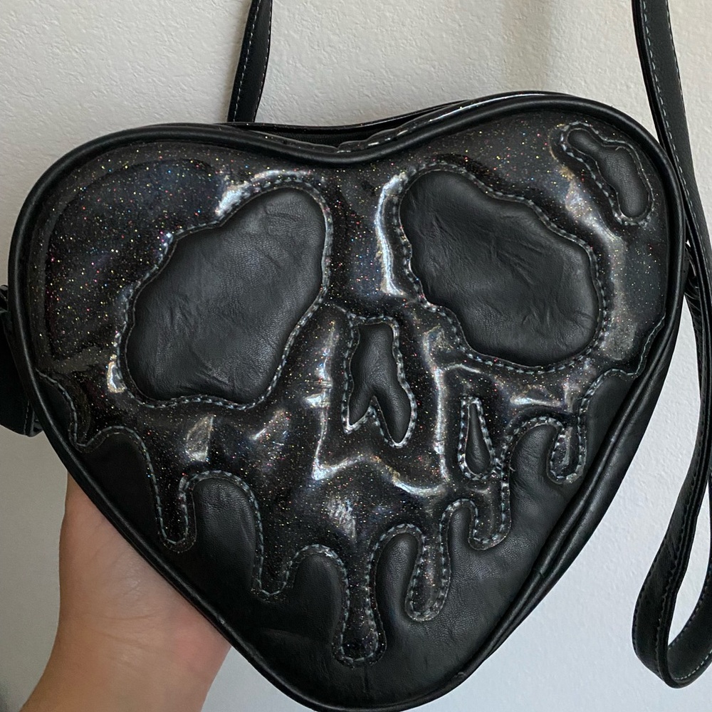 Love Pain & Stitches small black poison heart bag